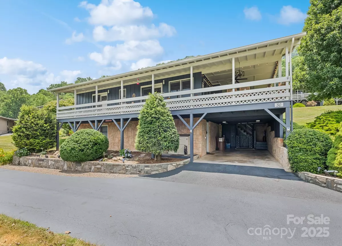 Maggie Valley, NC 28751,30 Onyx LN