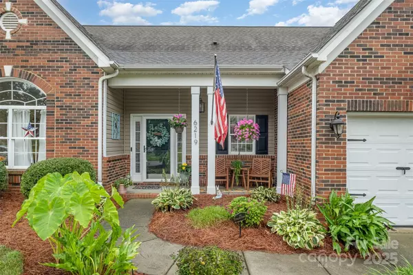 Charlotte, NC 28278,6219 Breckfield CT