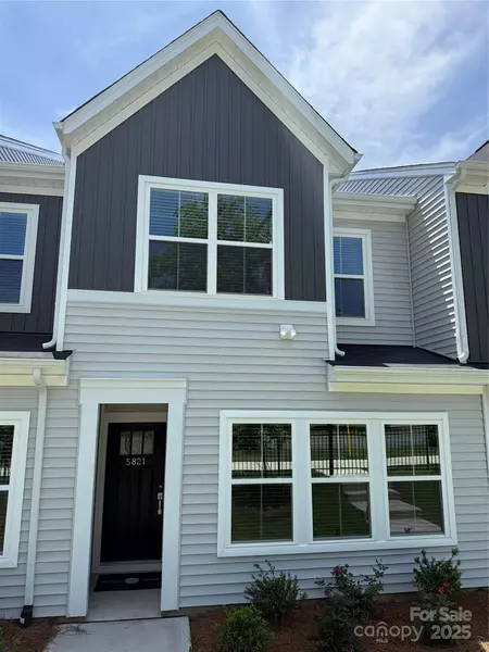 2940 Sloan DR, Charlotte, NC 28208