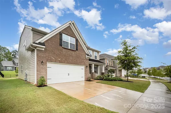 Huntersville, NC 28078,17217 River Race DR