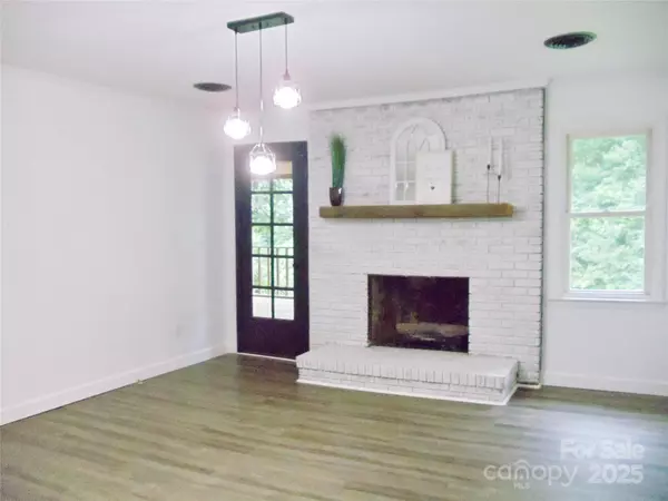 Salisbury, NC 28147,205 Dana DR
