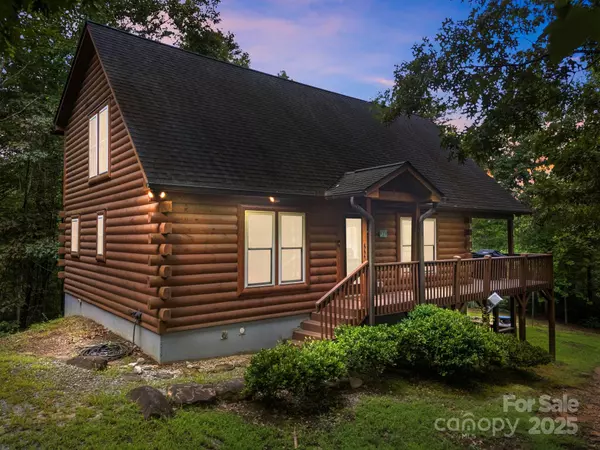 Lake Lure, NC 28746,664 Sweetbriar RD S