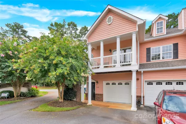 Hickory, NC 28601,1358 21st AVE NE