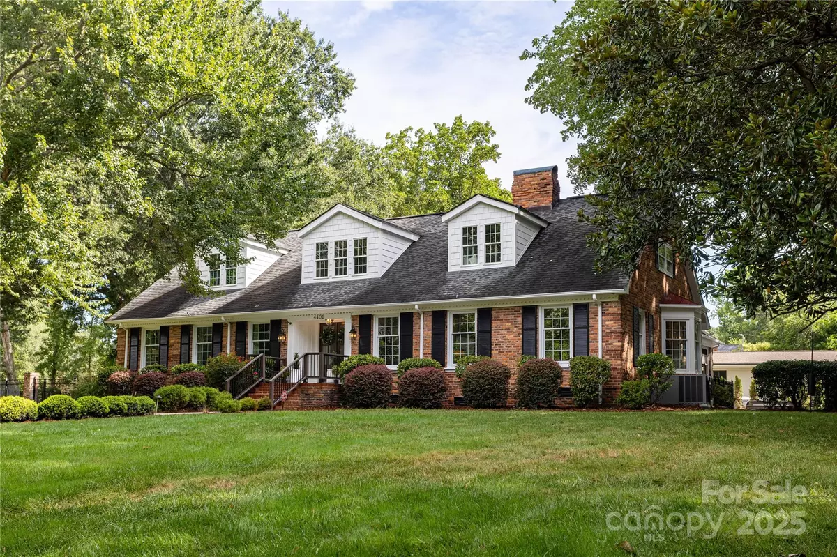 Charlotte, NC 28226,4401 Town And Country DR
