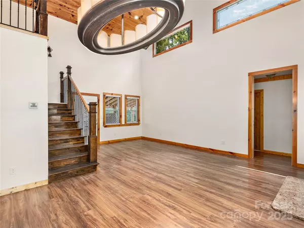 Hendersonville, NC 28792,114 Nature DR