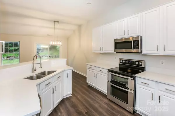 Mooresville, NC 28115,128 Edgington ST