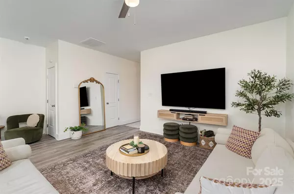 Kannapolis, NC 28083,1052 Mclain RD