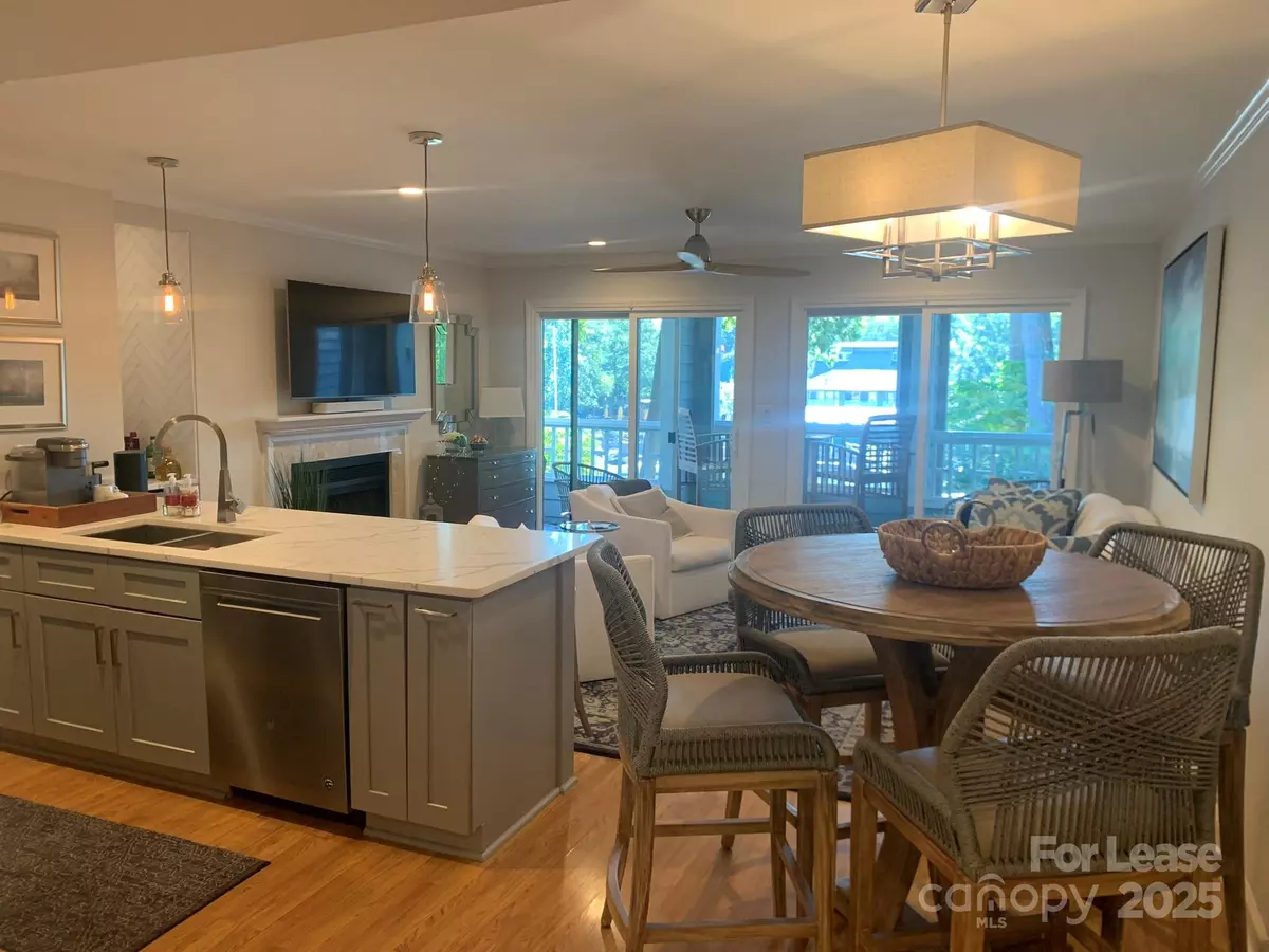 Davidson, NC 28036,217 Northwest DR