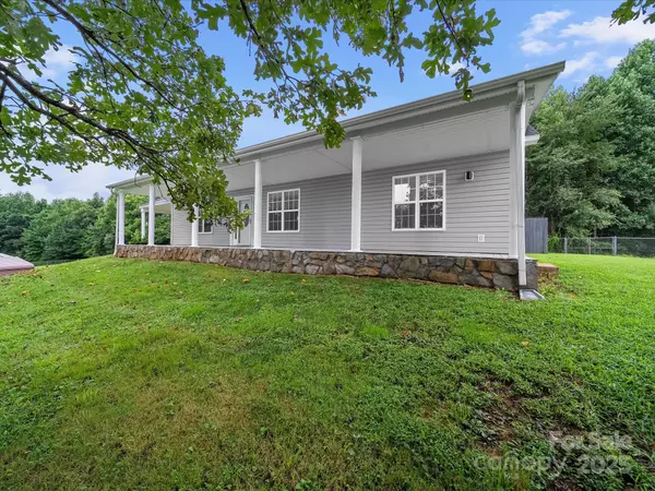 Newton, NC 28658,1585 Nathanial ST