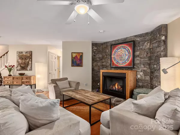 Weaverville, NC 28787,1700 & 1702 New Stock RD