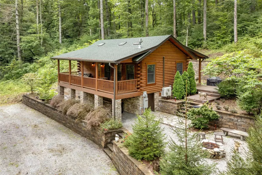 458 Rio Verde DR, Zirconia, NC 28790