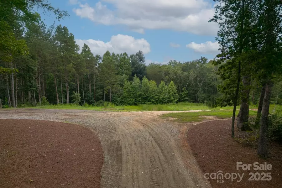 3371 S NC 16 HWY #B, Maiden, NC 28650