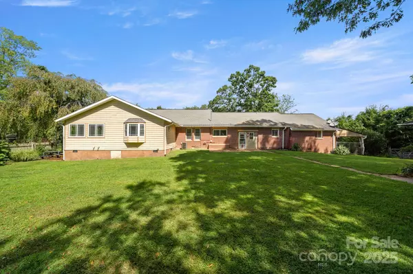 Hendersonville, NC 28792,429 Brooklyn AVE