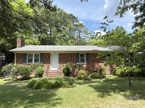 240 S Freemont ST, Matthews, NC 28105