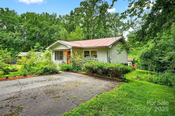 Black Mountain, NC 28711,711 N Oconeechee AVE