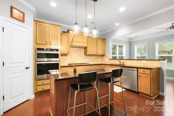 Charlotte, NC 28277,9714 Woburn RD