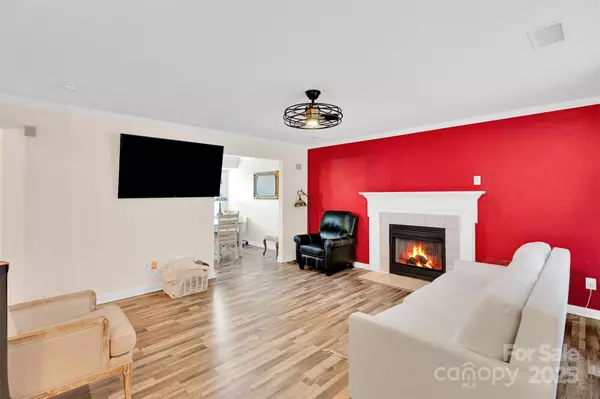 Lowell, NC 28098,811 River Trail RD