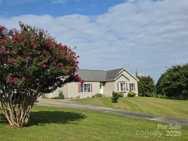 Mills River, NC 28759,21 Persimmon DR