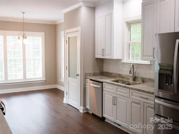 Asheville, NC 28803,1038 Columbine RD