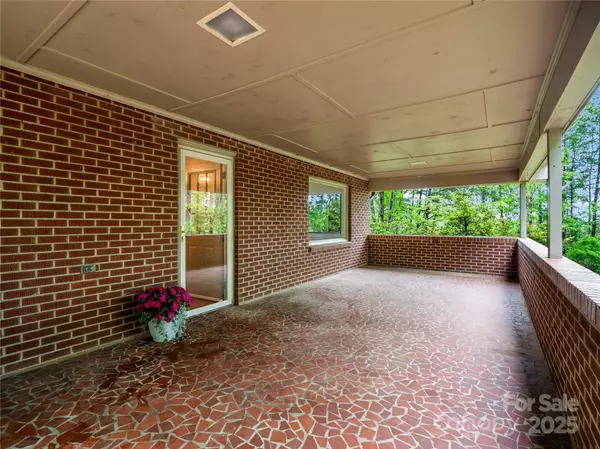 Columbus, NC 28722,200 Little Wings Mountain RD