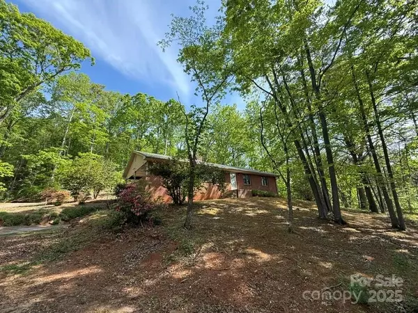 200 Little Wings Mountain RD, Columbus, NC 28722