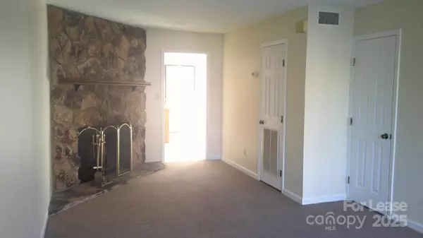 Hickory, NC 28601,1330 5th ST NE #112