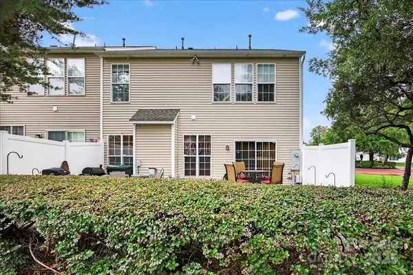 Charlotte, NC 28277,10044 Blakeney Preserve DR #161/A