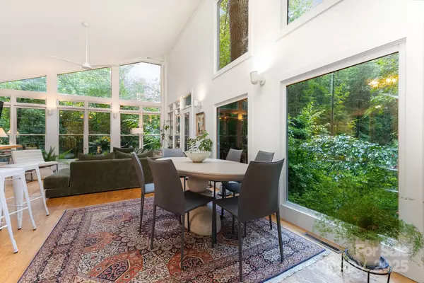 Charlotte, NC 28215,7600 Cedarbrook DR