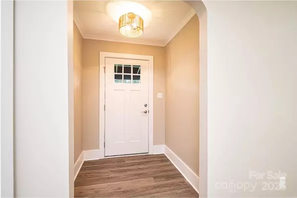 Lenoir, NC 28645,1105 Wildwood RD NE