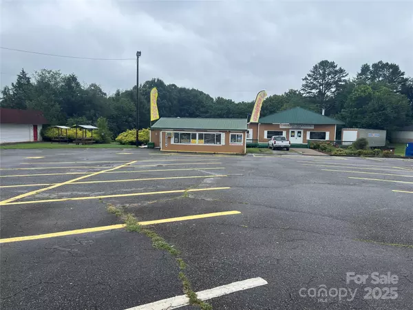 Hickory, NC 28601,3506 Springs RD NE