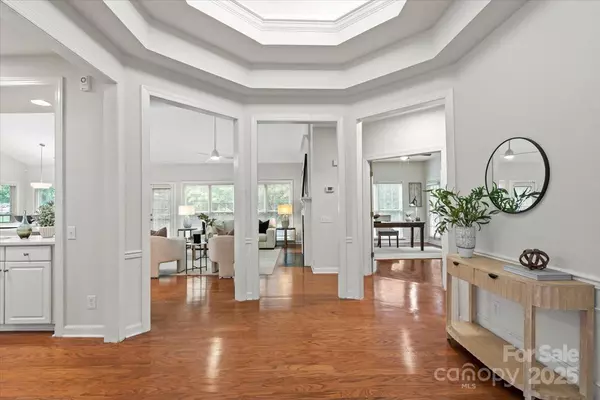 Matthews, NC 28105,722 Meadow Lake DR