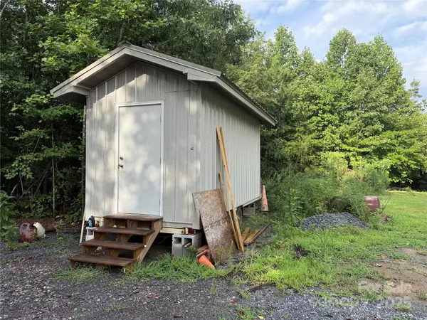 Marion, NC 28752,637 Ridge RD