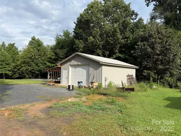 637 Ridge RD, Marion, NC 28752