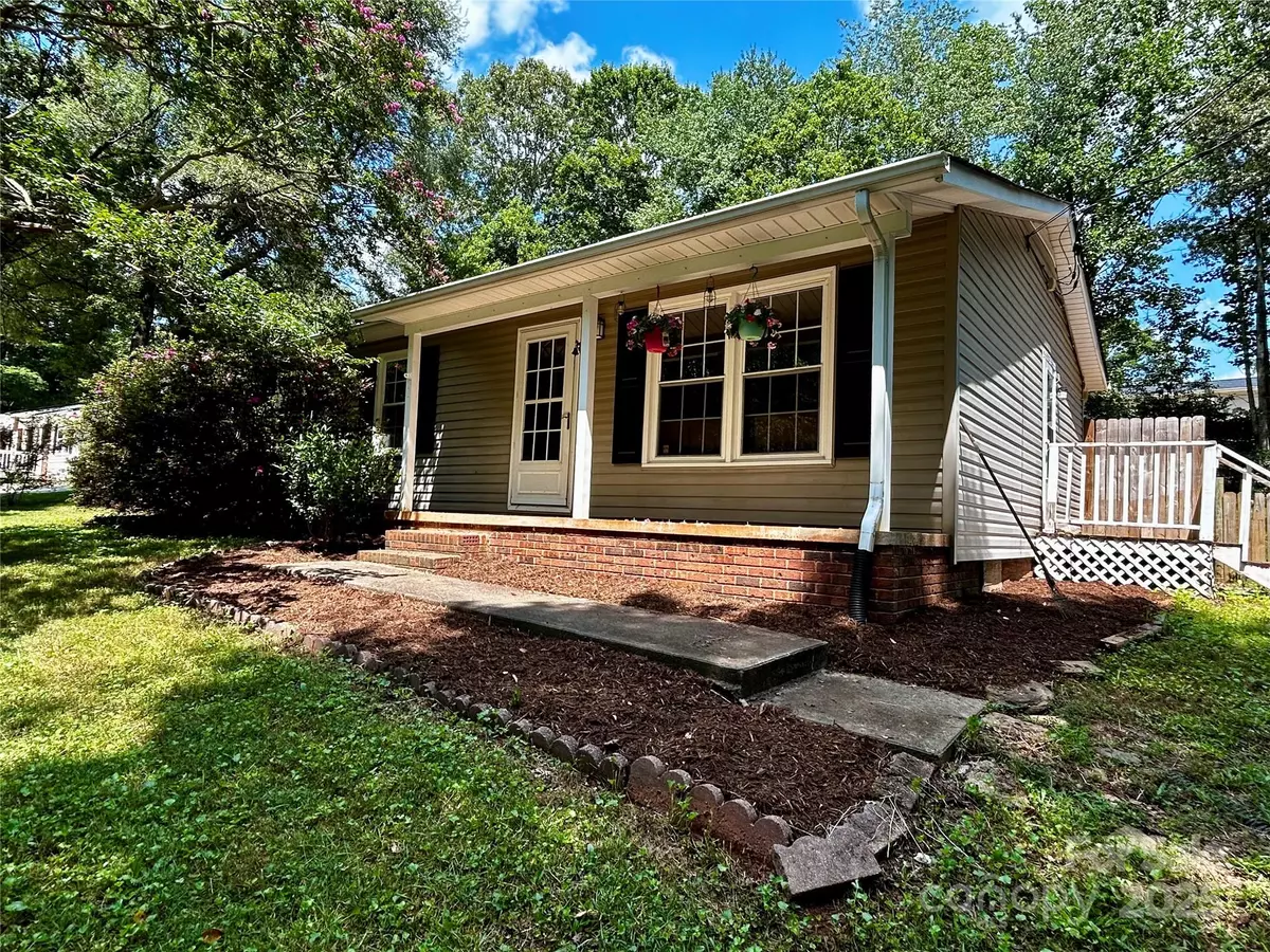 Granite Falls, NC 28630,1568 Conway CT