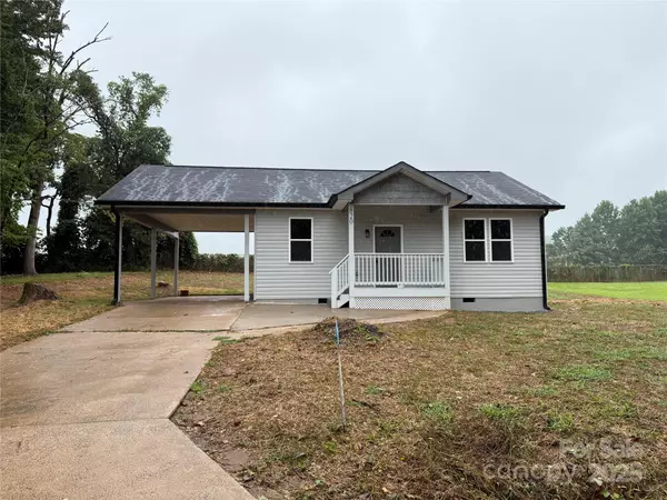 820 Hillsfarm ST NE, Lenoir, NC 28645