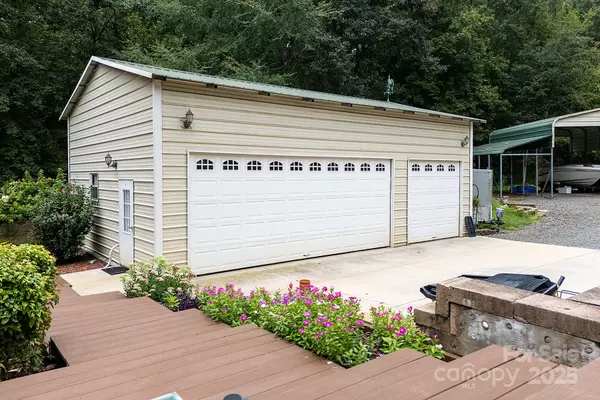 Norwood, NC 28128,366 Lakehurst Farm RD