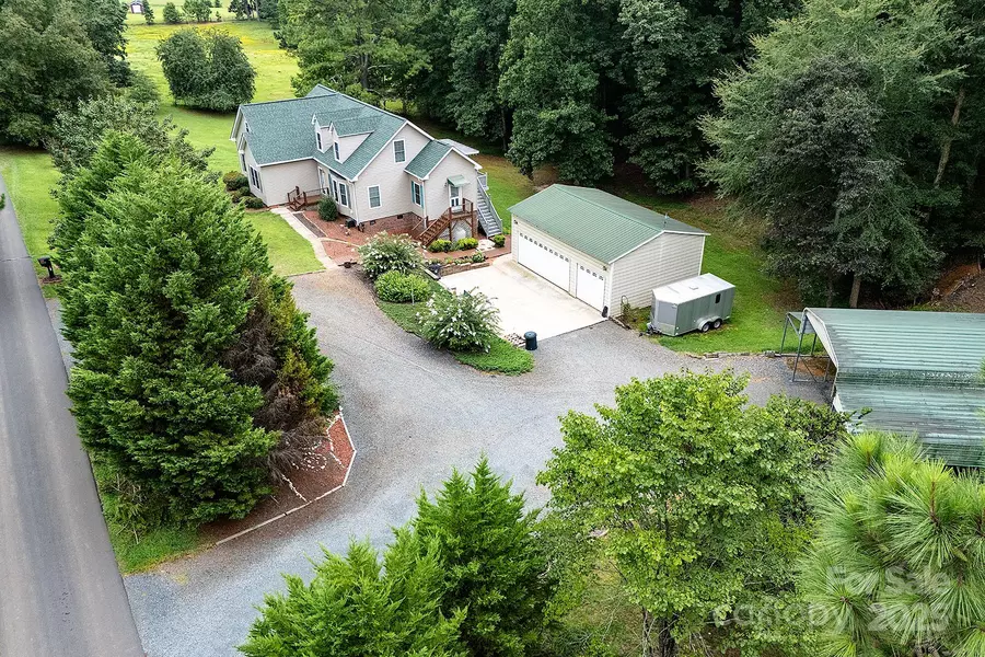 366 Lakehurst Farm RD, Norwood, NC 28128
