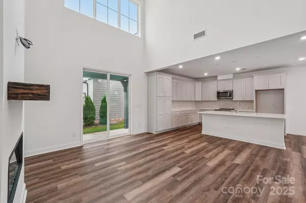 Tega Cay, SC 29708,708 Flare DR