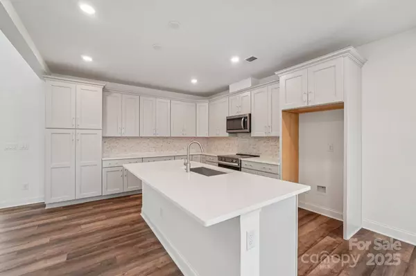 Tega Cay, SC 29708,708 Flare DR