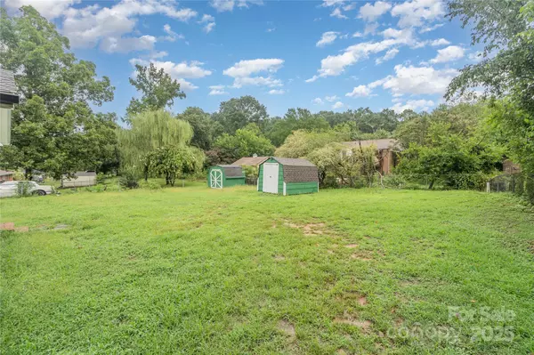 Gastonia, NC 28052,1041 Crowders Creek RD