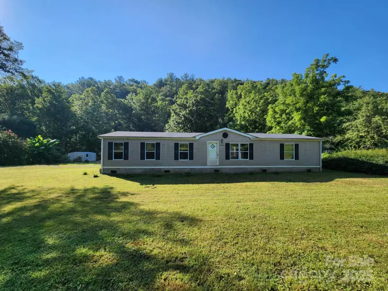3076/3078 Blue Creek RD, Lenoir, NC 28645