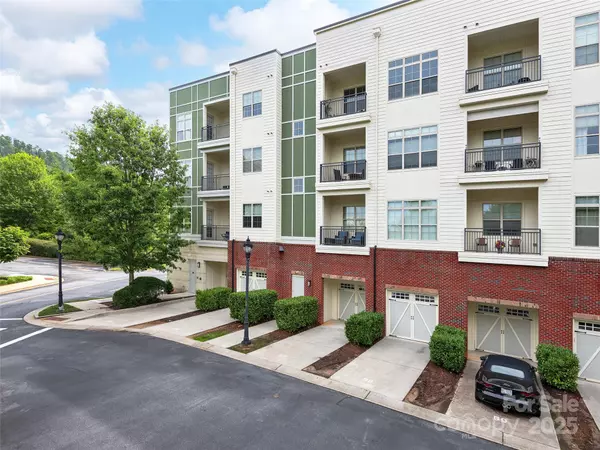 Asheville, NC 28803,42 Schenck Pkwy #304
