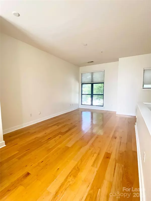Charlotte, NC 28202,716 N Alexander ST