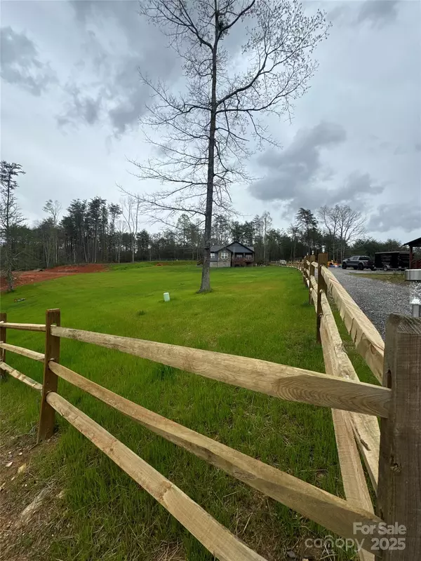 Old Fort, NC 28762,301 Mcginnis DR