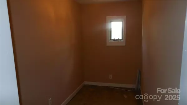 Gastonia, NC 28052,1514 W Walnut AVE