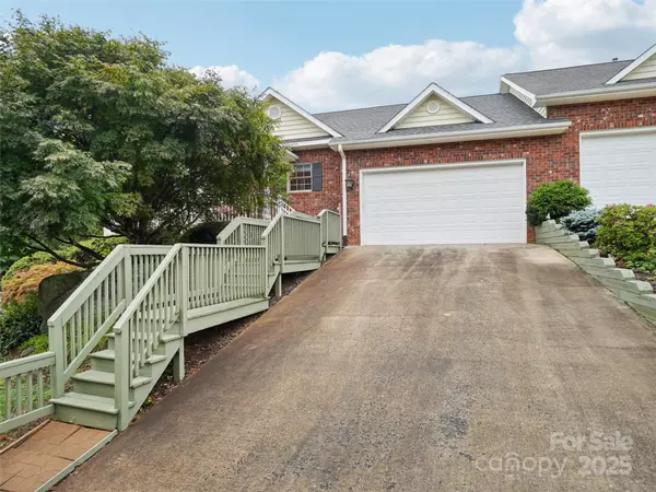 Hendersonville, NC 28791,645 High Quarry RD