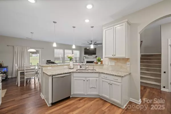 Troutman, NC 28166,177 Falls Cove DR