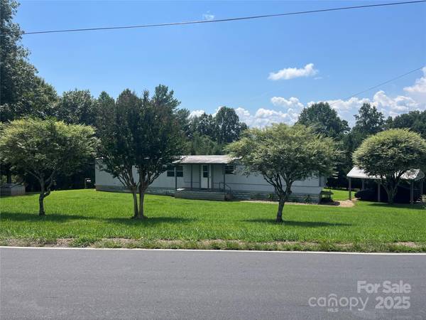 Lenoir, NC 28645,2654 Burke Smokey Creek RD