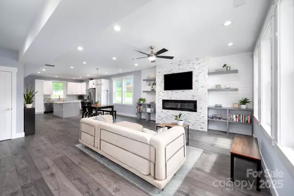 Arden, NC 28704,1 Jennlynn DR