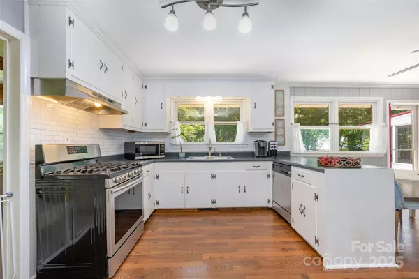 Kannapolis, NC 28083,502 Helen ST